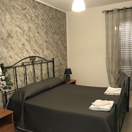 Rosy And Roby Bed & Breakfast Gasponi Bagian luar foto