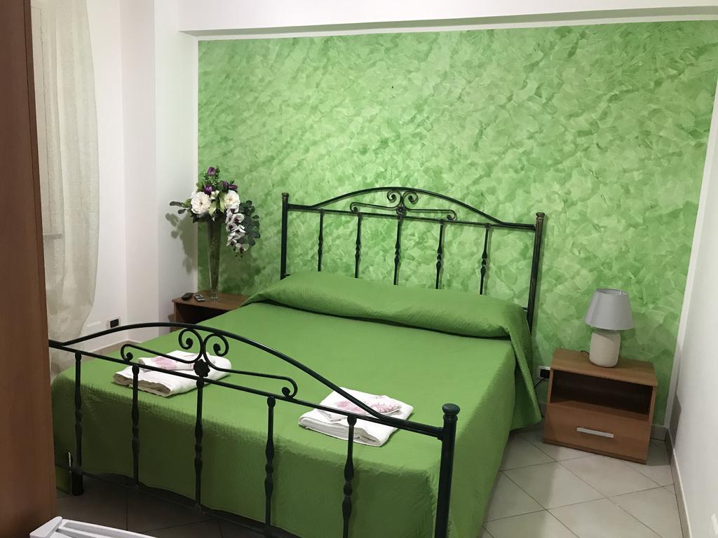 Rosy And Roby Bed & Breakfast Gasponi Bagian luar foto