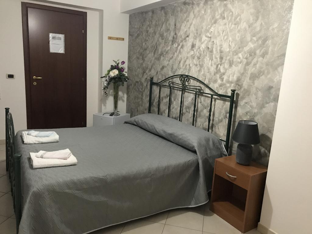Rosy And Roby Bed & Breakfast Gasponi Bagian luar foto