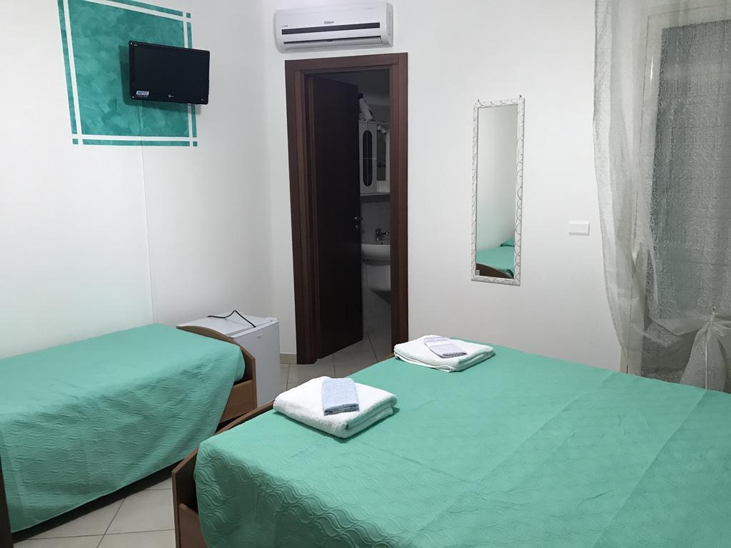 Rosy And Roby Bed & Breakfast Gasponi Bagian luar foto